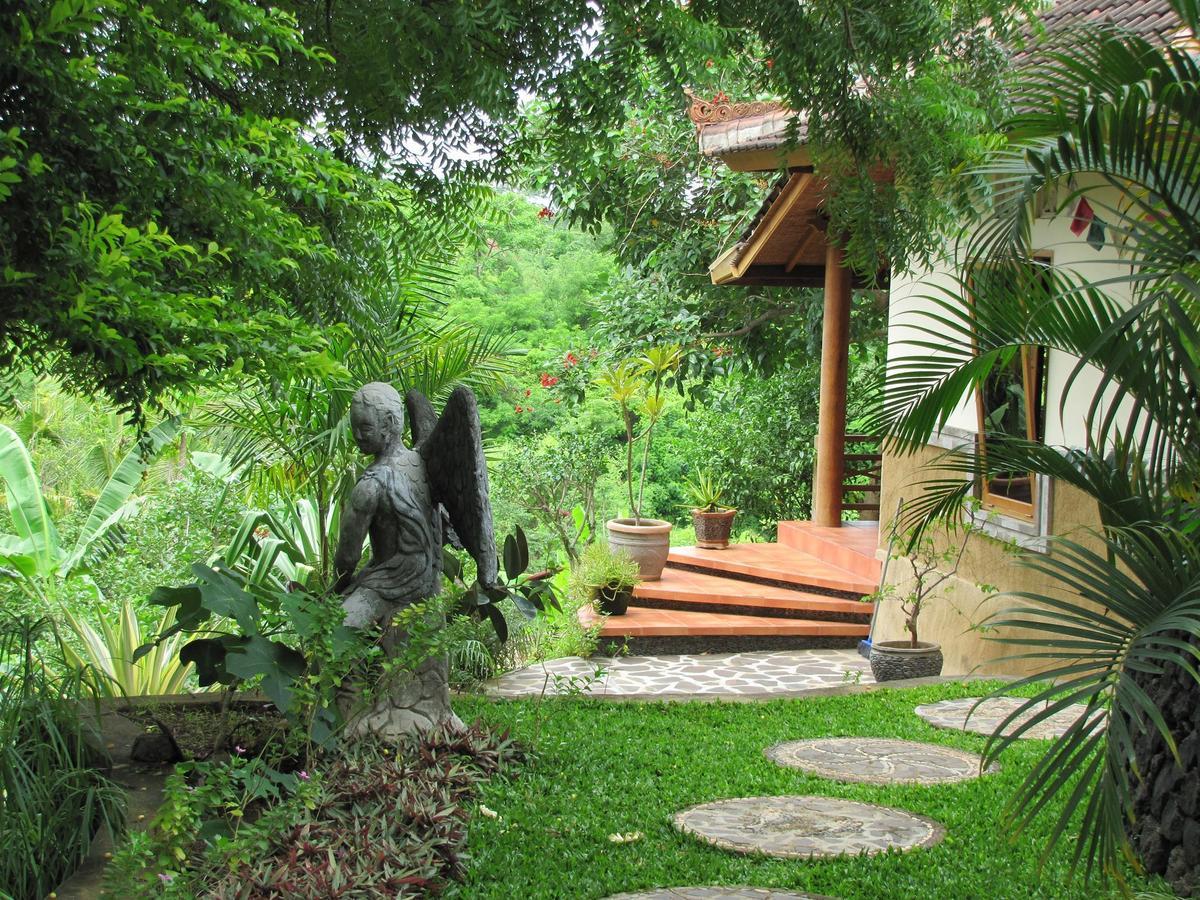 Sananda Bungalow Lovina Pokoj fotografie